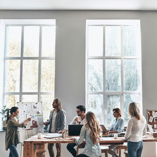 Arbeitszeiterfassung vs. Vertrauensbasis: Welche Vor- und Nachteile stecken dahinter?